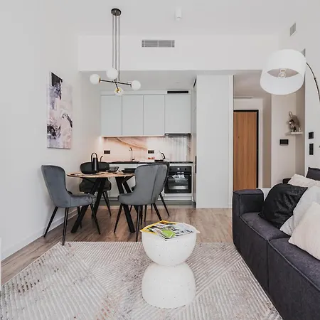 Apartamento Towarowa Towers 4*