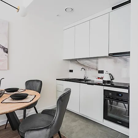 Towarowa Towers Apartamento