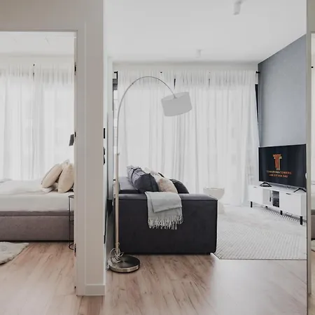 Apartamento Towarowa Towers 4*