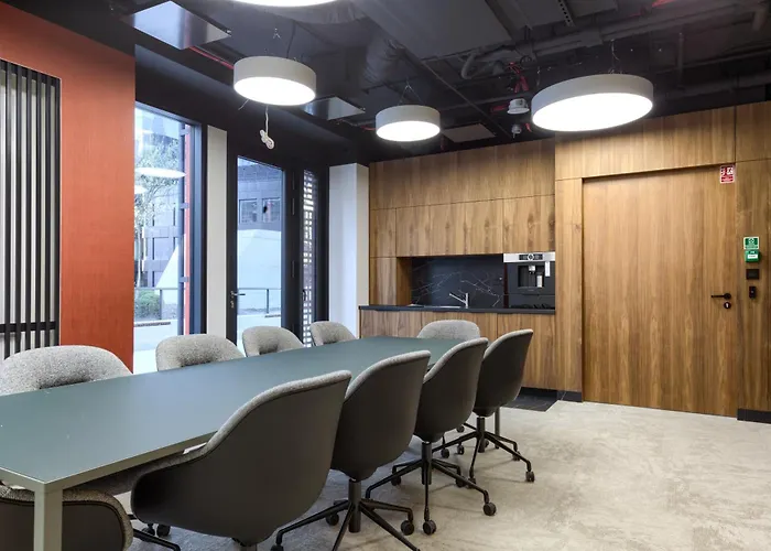 Towarowa Towers Apartment 4*