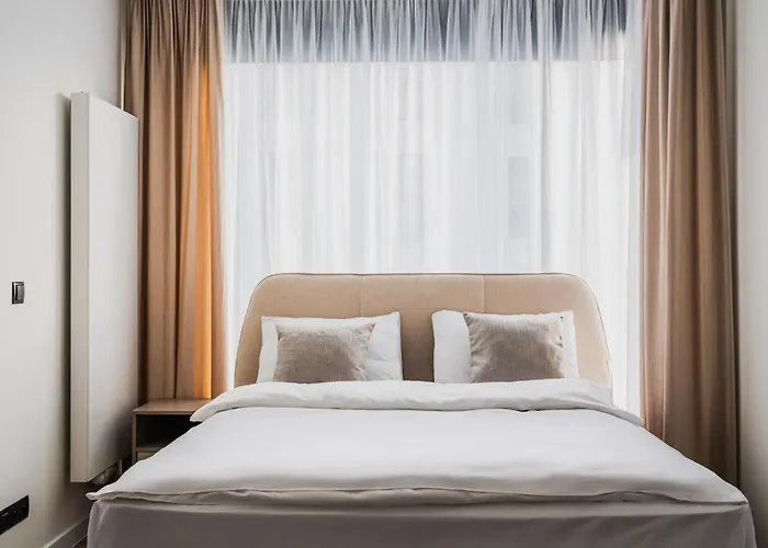 Towarowa Towers Apartment 4*